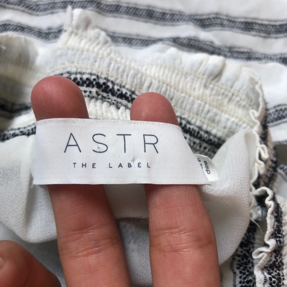 ASTR OFF SHOULDER TOP - Picture 5 of 5